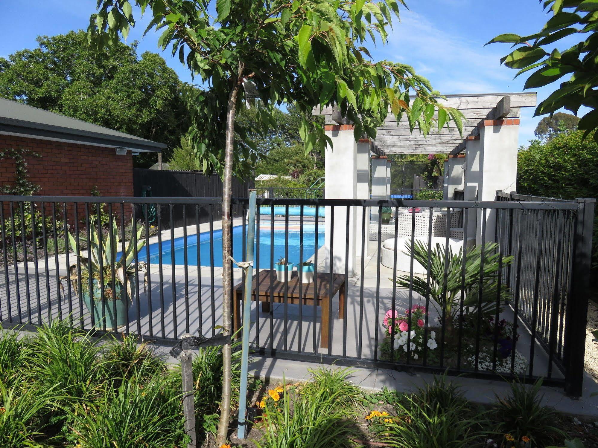 Maples On Harewood Bed & Breakfast Christchurch Exterior photo